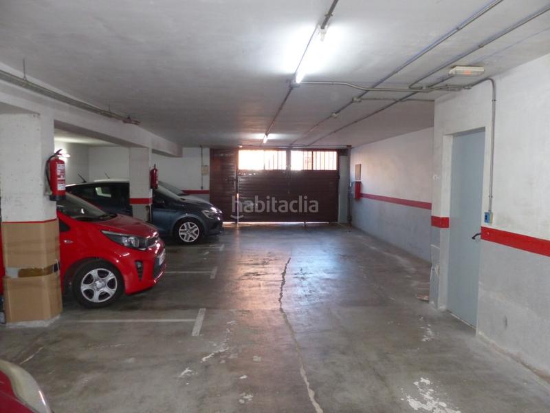 Foto fc57412c-fc81-4e76-8d4c-79149e9c9893. Parking coche parking en cpedrell de facil acceso en planta nivel calle en Barcelona