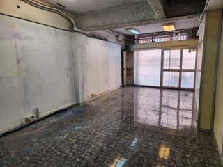 Local Comercial en La Teixonera. Oportunidad. local de 196 metros con dos entradas independientes