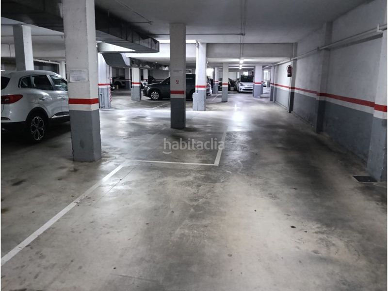 Foto ea10dde9-87a8-4116-8f55-9ae1c9367e01. Aparcament cotxe a La Teixonera Barcelona