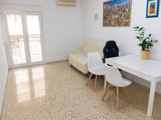 Pis a Roquetes. Amplio piso de 4 habitaciones, exterior, soleado, ronda de daltv