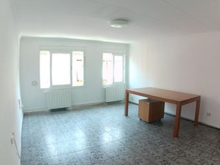 Pis a Carmel. Junto calle llobregós, 3 ó 4 habitaciones, exterior, reformado,