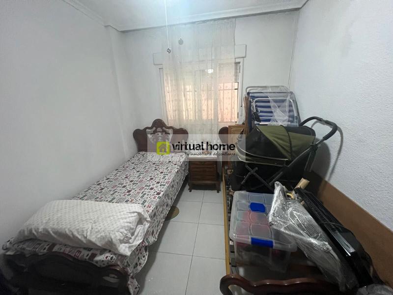 Foto 52bf172f-18b8-411e-a61c-e9f2a7cadf88. Apartamento piso en jaime 1 en Playa Poniente Benidorm