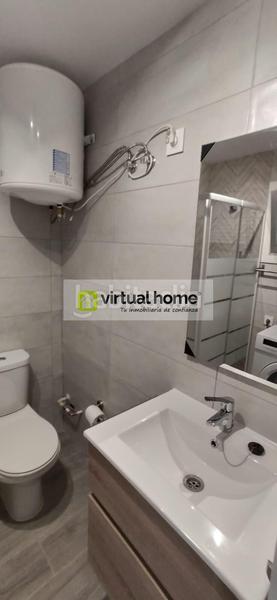 Foto a2817355-d73d-4bf3-aac9-18039915ea5b. Alquiler loft alquiler todo el año parking piscina vistas despejadas en Benidorm