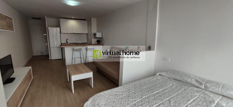 Foto e7c9aed6-1cd8-48f3-b646-65d7c71f8917. Alquiler loft alquiler todo el año parking piscina vistas despejadas en Benidorm