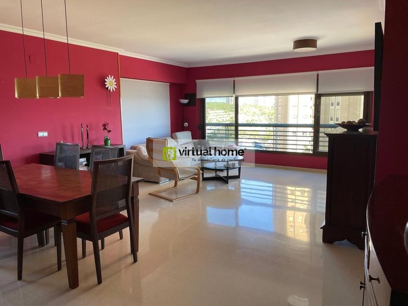 Foto 426b572b-2a17-46e7-b3cb-3ff1b5d81b36. Location appartement avec parking piscine dans Playa Poniente Benidorm