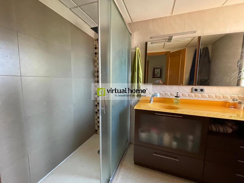 Foto 6c4b100f-6520-4659-81a2-5cbe6f5dde82. Location appartement avec parking piscine dans Playa Poniente Benidorm