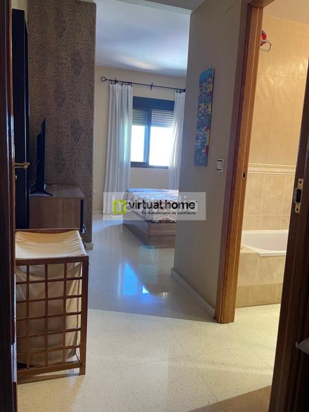 Foto ae88b391-b501-4730-9897-5e02d3b5748c. Location appartement avec parking piscine dans Playa Poniente Benidorm