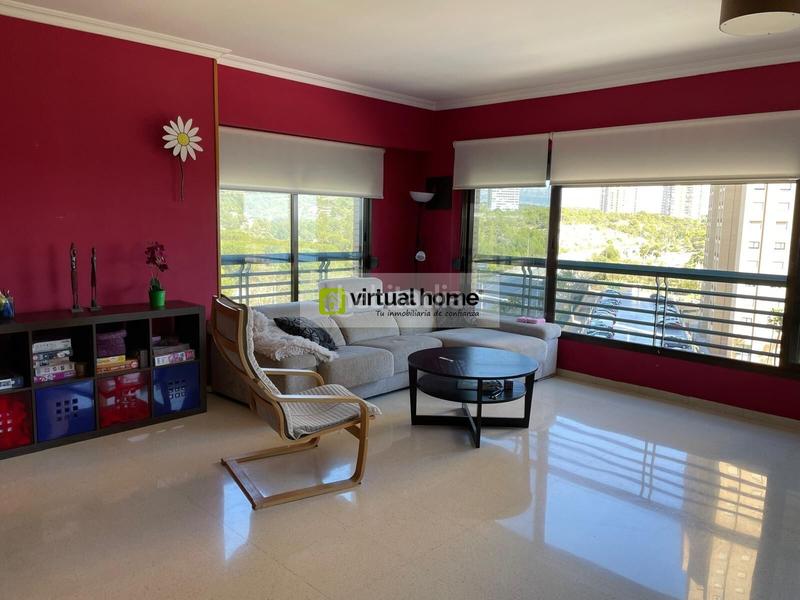Foto b87053e5-3f3a-4d6a-b429-e8bcd0355f3c. Location appartement avec parking piscine dans Playa Poniente Benidorm