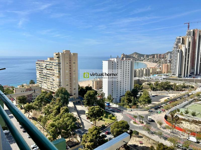 Foto f313f2ad-8fba-48d8-b598-59997eb45849. Alquiler piso en avenida avenida república argentina 4 segunda linea de Playa Poniente 3 habitaciones parking y piscina en Benidorm