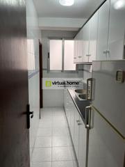 Miete Etagenwohnung in Centro Urbano. Alquiler anual en benidorm  piso de 3 habitaciones