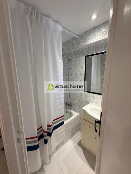 Foto 8c71dfa7-8890-4e7d-bd15-48f381ccbcd8. Alquiler piso  en primera linea de Playa Levante en Benidorm