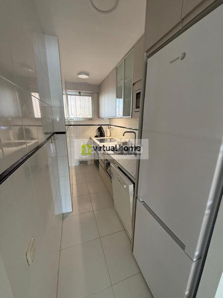 Foto c7bc1082-b857-44d1-8e75-ef7bff89d535. Location appartement avec parking piscine dans Playa Levante Benidorm