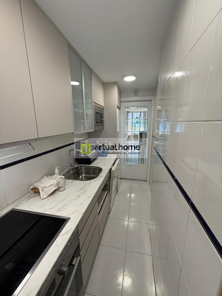 Foto dd859bce-a248-4ee1-ba77-04757960a900. Location appartement avec parking piscine dans Playa Levante Benidorm