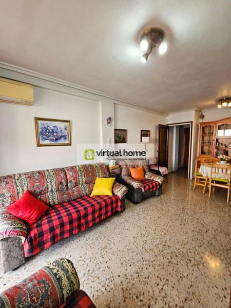 Foto 79bd6ad4-d9f6-48d8-8da2-3a686ae1e964. Rent penthouse in Colonia Madrid Benidorm