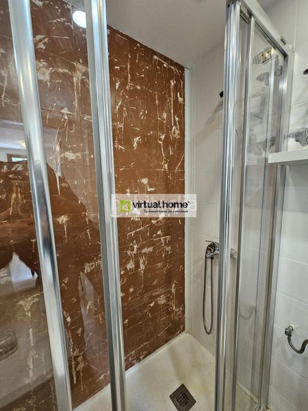 Foto b64f5c42-0efa-49e0-8aee-7e8bec7bc1b7. Pis amb piscina a Rincón Alto Benidorm