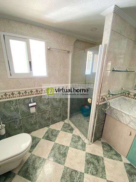 Foto cf0f11b1-e00d-4f70-9cf9-fc3bf7e4ba3b. Pis amb calefacció aparcament a Playa Levante Benidorm