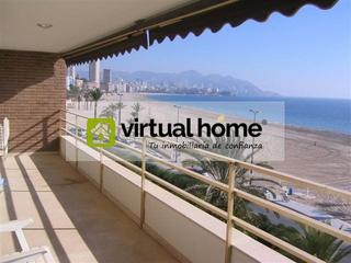 Etagenwohnung in Playa Poniente. Piso en primera linea de playa poniente.