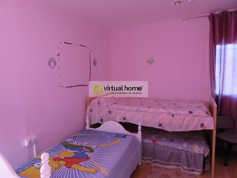 Foto 9100b3b8-e9ba-4d66-809b-0db5d2b38bd7. Casa amb aparcament a Playa Levante Benidorm