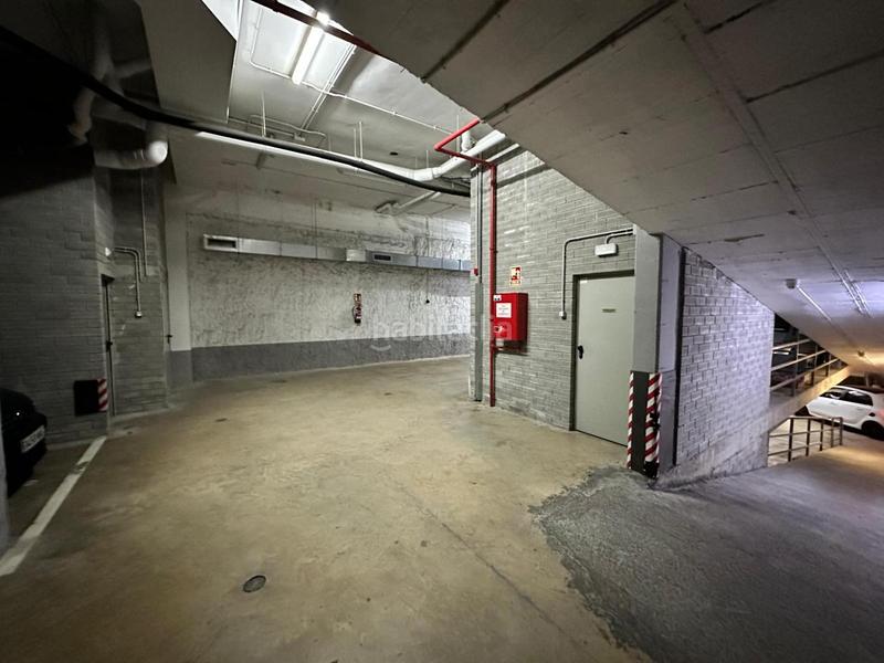 Foto 17573cbf-d4e6-4105-8a10-7785b42c2b1d. Location parking voiture dans carrer de ferran puig 12 dans Barcelona