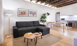 Etagenwohnung in Carrer de sant pere més baix 48. Piso exclusivo en el histórico palau nonell, barrio del born