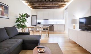 Appartement à Carrer de sant pere més baix 48. Piso exclusivo en el histórico palau nonell, barrio del born