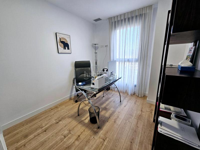 Foto 2c9362d7-fef9-4f63-93a2-530090019dd2. Piso en martiricos 32 espectacular piso en torre martirícos en Málaga