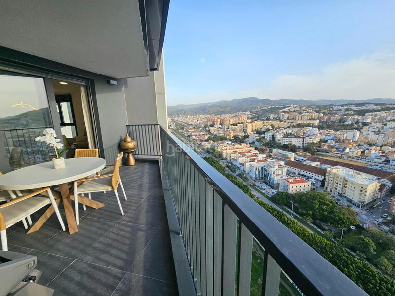 Foto fe1b00b8-3151-466a-91ac-2cd9973ae6df. Piso en martiricos 32 espectacular piso en torre martirícos en Málaga