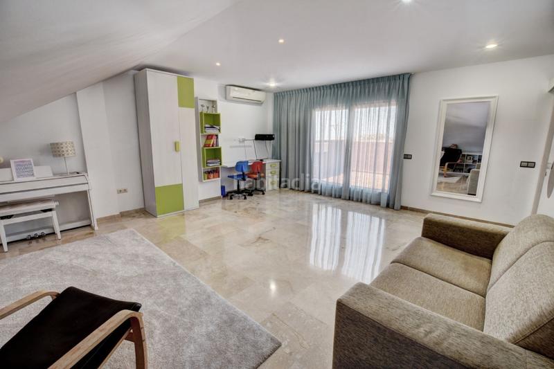 Foto 04605432-0b24-4fdc-9056-46b744f5b4e7. Chalet mit parking in Arroyo de la Miel Benalmádena