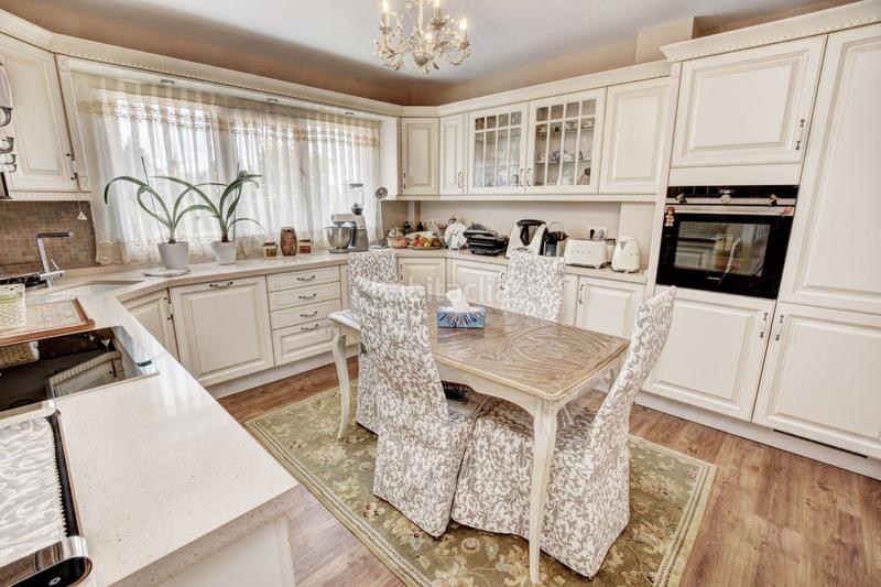 Foto 14978095-6659-4676-a5f9-8ad0a6766be6. Chalet mit parking in Arroyo de la Miel Benalmádena