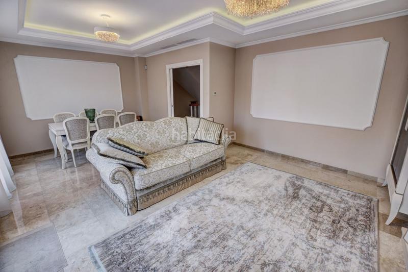 Foto 9fa1eb23-a55a-4e7e-bc24-5f3bc3c723b7. Chalet mit parking in Arroyo de la Miel Benalmádena