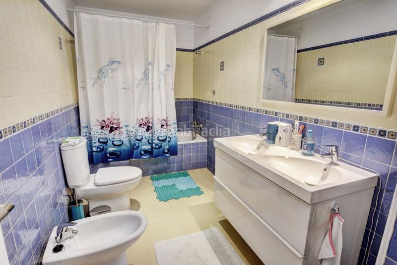 Foto a8e3ac5a-7acd-421b-8c44-b535144172d6. Chalet mit parking in Arroyo de la Miel Benalmádena