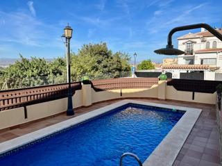 Casa aparellada a Capellanía - Retamar. Fantástico pareado con piscina privada en alhaurin de la torre