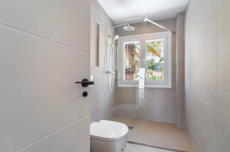 Foto b7bfc4c3-9bcc-4a78-991d-78da1f7cb5f5. Chalet con riscaldamento parcheggio piscina in Torreblanca del Sol Fuengirola