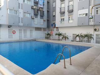 Apartament  Avenida avenida de ramón y cajal. Amplio apartamento a 500m de la playa en fuengirola