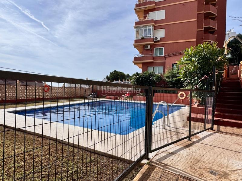 Foto e050c479-fc0e-4d89-a909-8eb5a702b537. Planta baixa amb piscina a Loma de los Riscos Torremolinos