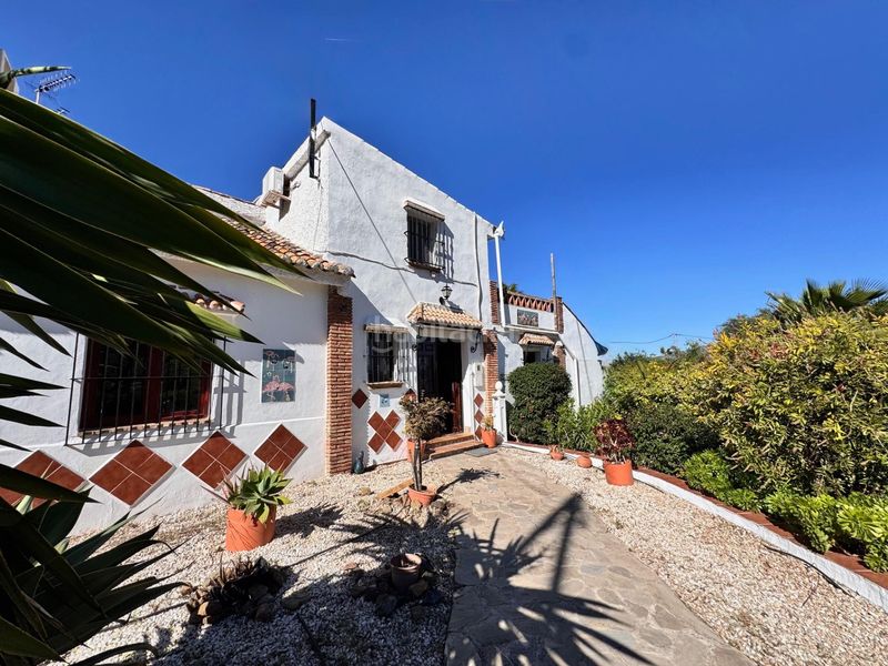 Foto 8e46fd89-a17a-4090-8b0b-7ca8d898a6d7. Casa amb calefacció aparcament piscina a Álora