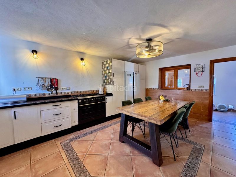 Foto e17e2358-f3d7-4c41-8690-15aaf5a6faf1. Casa amb calefacció aparcament piscina a Álora