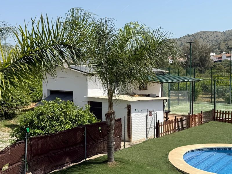 Foto dd4b307d-6bac-4783-a0dc-4cda532c17b0. Masia amb aparcament piscina a Álora