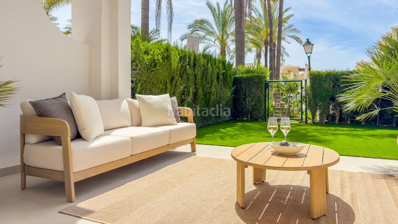 Foto 21131872-cb3e-4e07-ad68-f04c53c62f27. Casa adossada amb aparcament piscina a bahía de Marbella Marbella