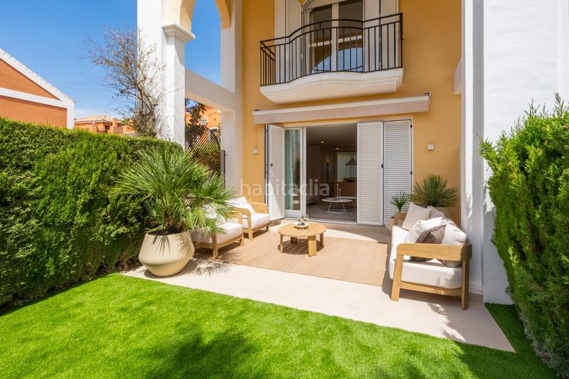 Foto 2f6995c6-1e5a-4a83-88fe-91c74258992d. Casa adossada amb aparcament piscina a bahía de Marbella Marbella