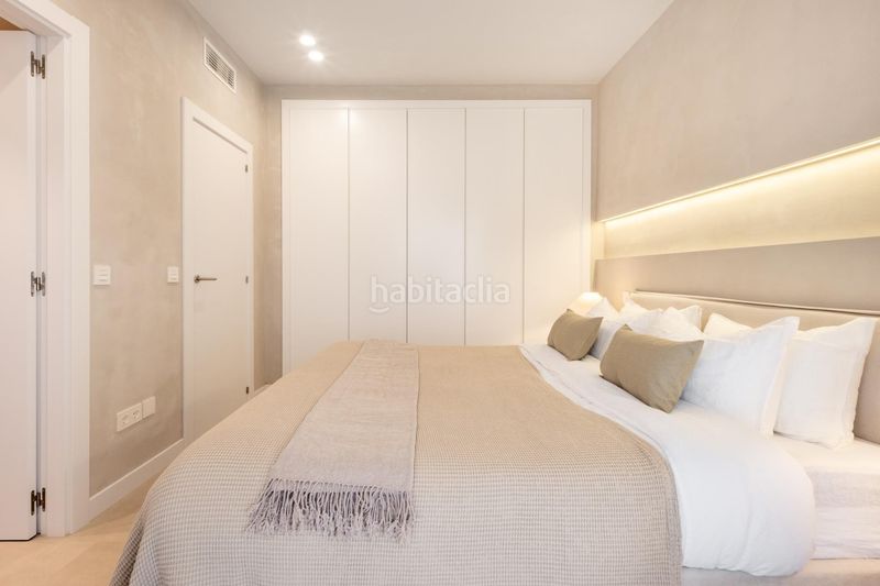 Foto 640ed20f-5fba-4f02-ad7b-06c10d0e0f74. Casa adossada amb aparcament piscina a bahía de Marbella Marbella