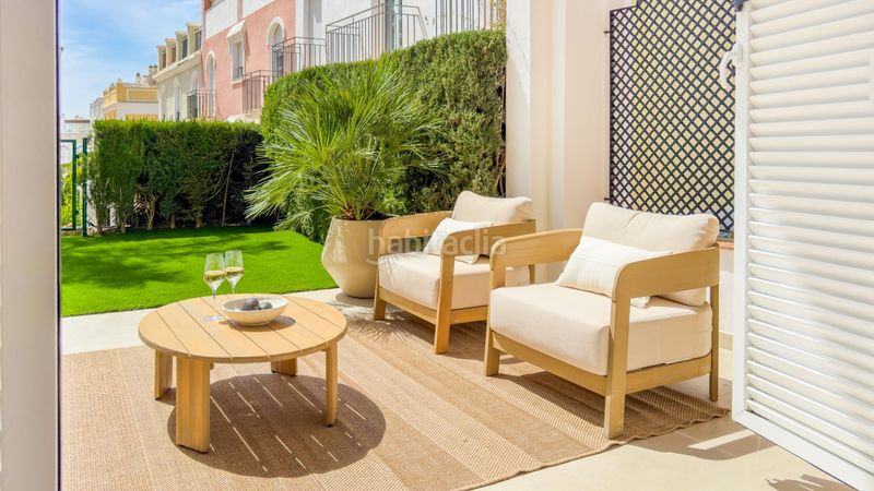 Foto 6e59350a-49a4-4e16-a436-0ed37c5d1989. Casa adossada amb aparcament piscina a bahía de Marbella Marbella