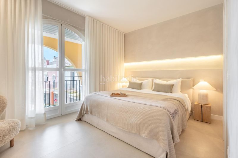 Foto bc5fc6a9-b712-4bc1-913a-58f23999b1ac. Casa adossada amb aparcament piscina a bahía de Marbella Marbella