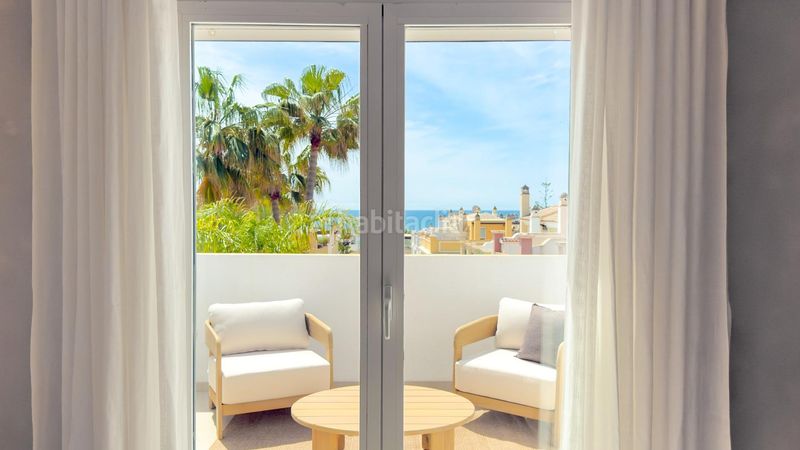 Foto cc660e23-8f2a-49d8-a0b4-91543dfe8c6e. Casa adossada amb aparcament piscina a bahía de Marbella Marbella