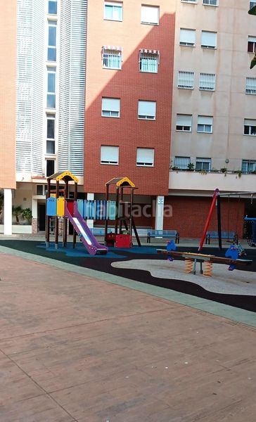 Foto c856f04f-e779-4f3b-af03-12b10148619a. Pis amb calefacció aparcament piscina a Martín Carpena - Torre del Río Málaga
