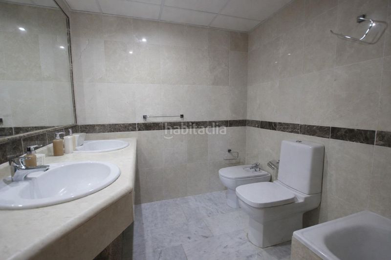 Foto 4304072e-f045-4645-95e6-010949078d6c. Àtic amb aparcament piscina a Zona Centro Comercial Torrequebrada Benalmádena