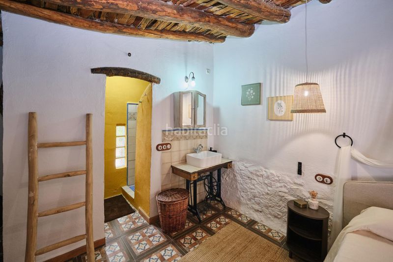Foto f4e26b94-455b-45e4-a4fd-44b35cbe1e40. Masia amb piscina a Fornes