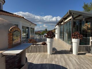 Xalet a El Romeral-Peñón de Zapata. Finca con varias viviendas, vistas panorámicas y gran potencial