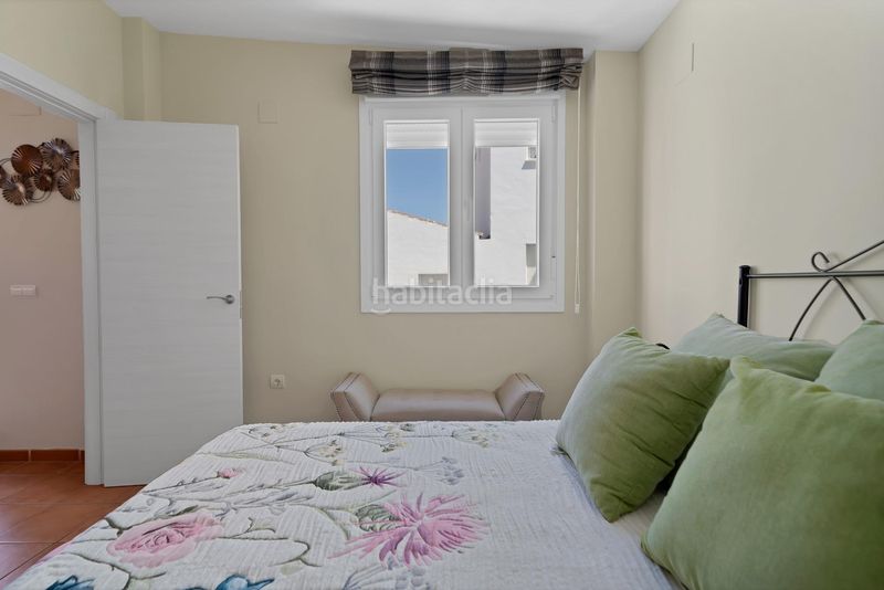 Foto 42ac25ca-bb98-4956-87dc-e9011e7440fc. Casa adossada amb calefacció aparcament piscina a Fuengirola