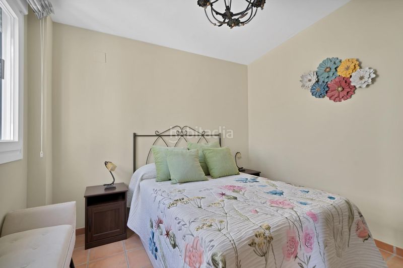 Foto 991a9f71-9801-4e61-8a60-8d0efb2145e7. Casa adossada amb calefacció aparcament piscina a Fuengirola